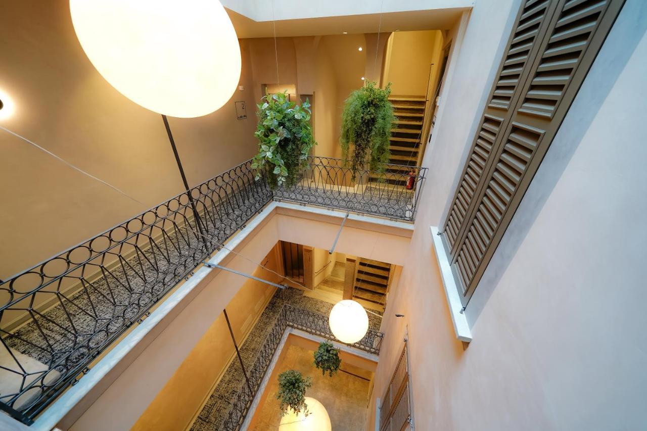 Bergamo Inn 21 Eksteriør billede Interior of the hotel
